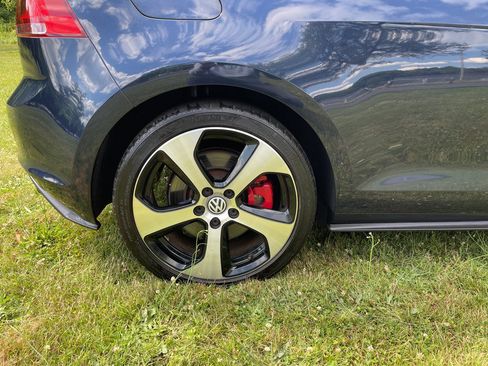 Used 2016 Volkswagen GTI SE FWD image 33