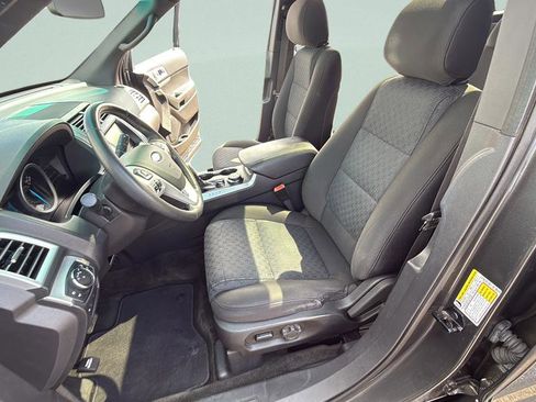 Used 2015 Ford Explorer XLT w/ Equipment Group 201A image 38