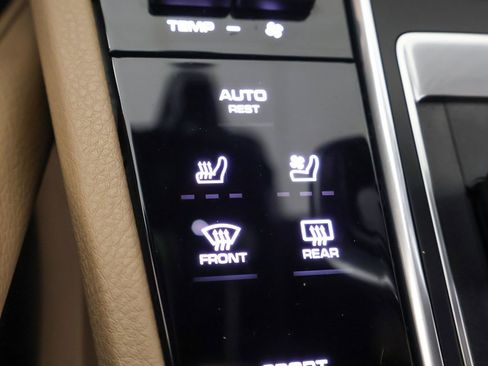 Used 2020 Porsche Cayenne image 57