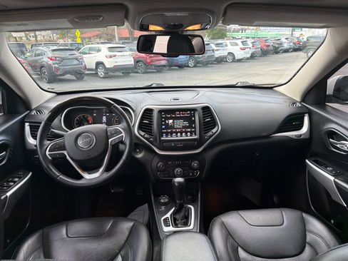 Used 2018 Jeep Cherokee Overland image 15