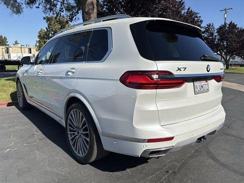 Used 2021 BMW X7 xDrive40i w/ Premium Package AWD/4WD image 9