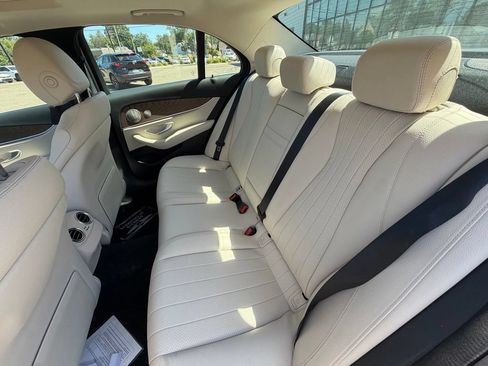 Used 2022 Mercedes-Benz E 350 4MATIC Sedan image 11
