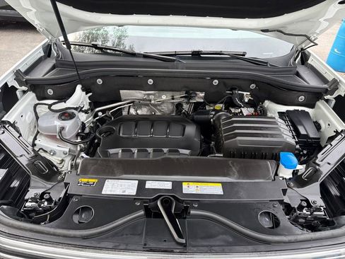 Used 2025 Volkswagen Atlas SE AWD/4WD image 24