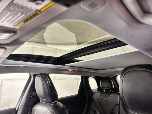 Used 2022 Jeep Cherokee Limited w/ Elite Package image 24