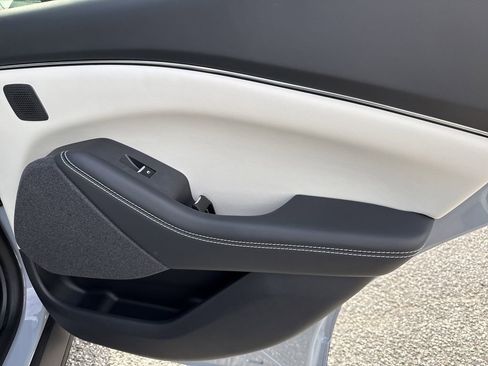 Used 2025 Ford Mustang Mach-E Premium image 16