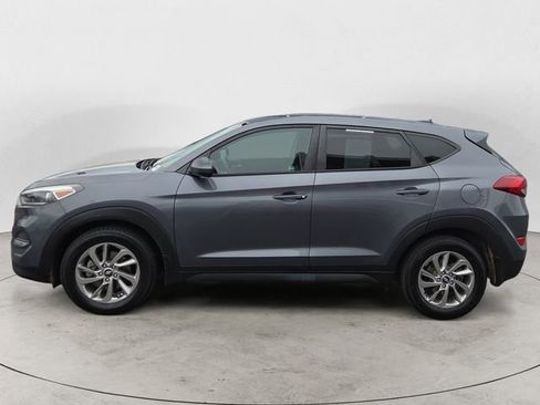 Used 2017 Hyundai Tucson SE image 2