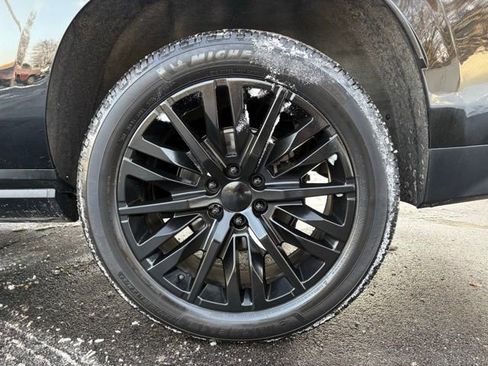 Used 2021 GMC Yukon XL Denali w/ Denali Premium Package image 16