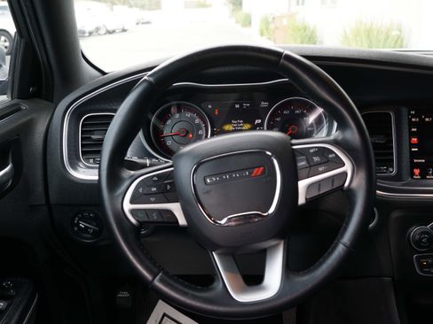 Used 2016 Dodge Charger SXT image 36