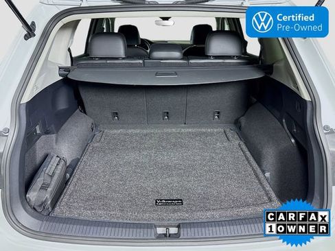 Used 2023 Volkswagen Tiguan SE w/ Panoramic Sunroof Package image 27