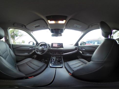 Used 2026 Nissan Rogue SL FWD image 44