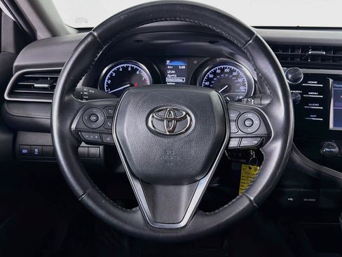 Used 2020 Toyota Camry SE FWD image 18