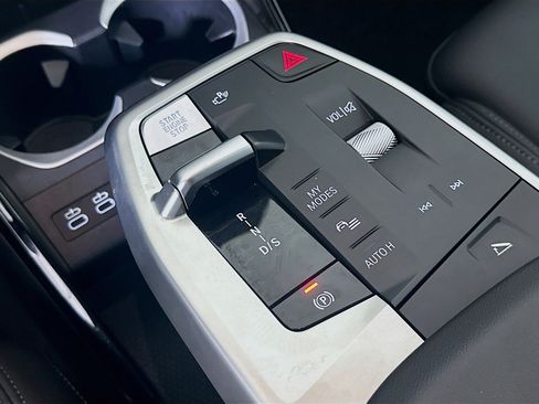 Used 2025 BMW X1 xDrive28i AWD/4WD image 25