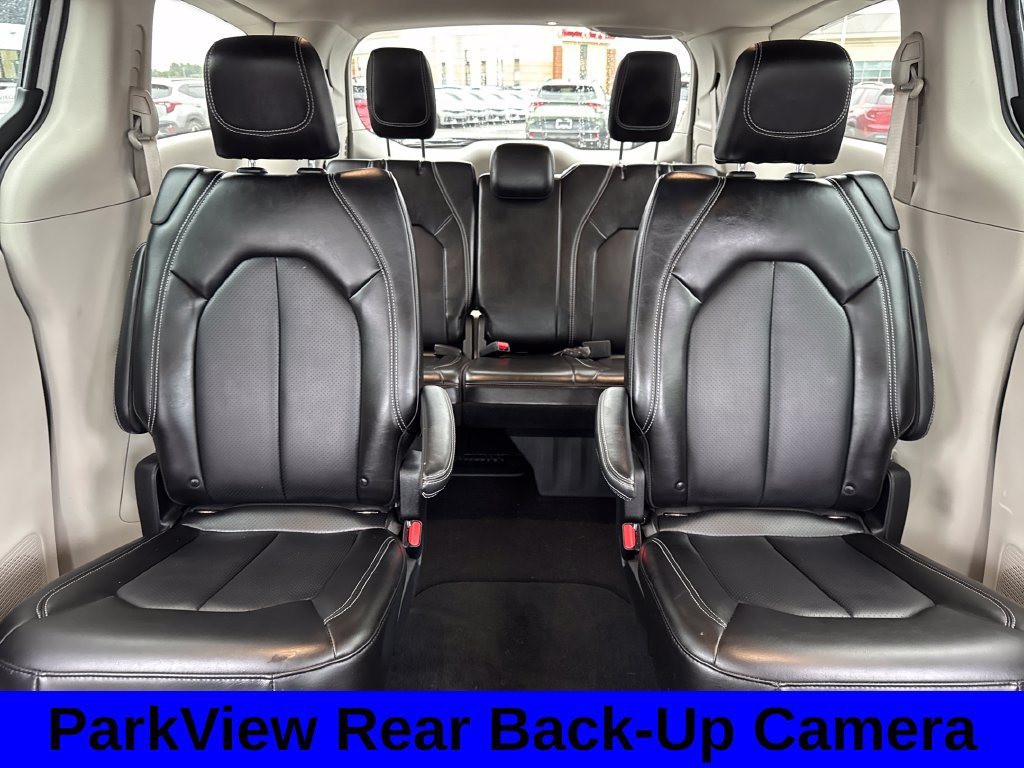 Used 2023 Chrysler Pacifica Touring-L FWD image 14
