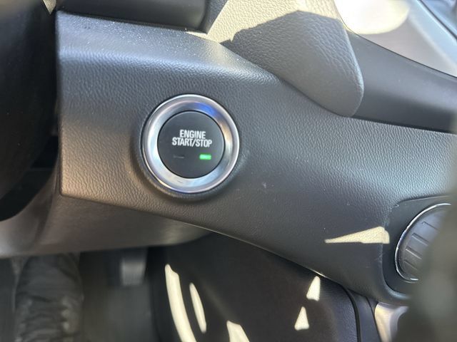 Used 2023 GMC Terrain SLT w/ Tech Package FWD image 17