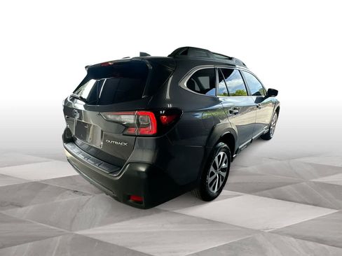 Used 2025 Subaru Outback AWD/4WD image 8