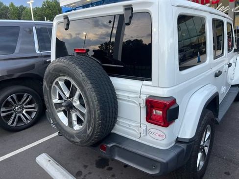 Used 2018 Jeep Wrangler Unlimited Sahara AWD/4WD image 6