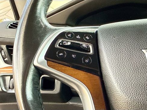 Used 2019 Cadillac Escalade Premium Luxury image 39