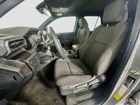 Used 2025 Toyota 4Runner SR5 AWD/4WD image 13