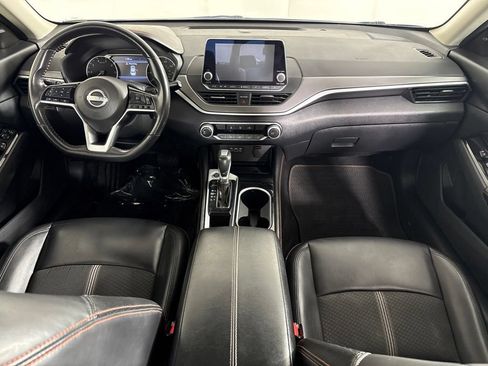 Used 2024 Nissan Altima 2.5 SR FWD image 16