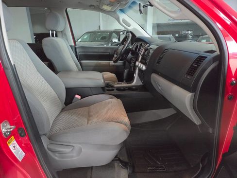 Used 2010 Toyota Tundra 4x4 CrewMax image 25