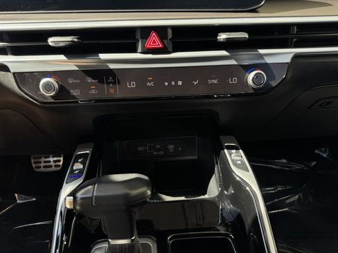 Used 2024 Kia Sorento SX image 24