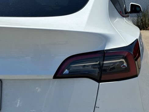 Used 2022 Tesla Model Y Long Range AWD/4WD image 20