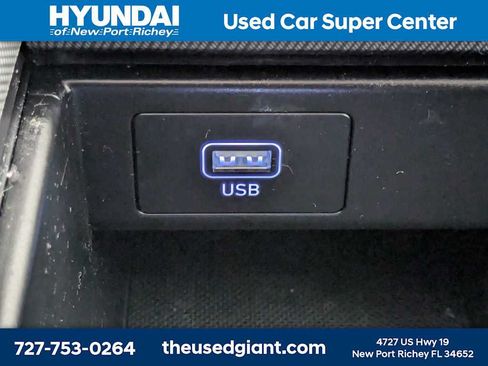 Certified 2025 Hyundai Palisade SE FWD image 28