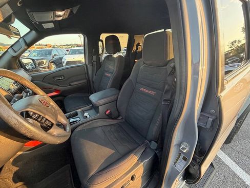 Used 2024 Nissan Frontier PRO-4X w/ Technology Package AWD/4WD image 33
