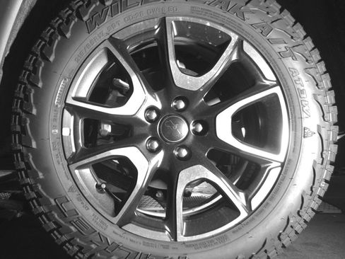 Used 2025 Jeep Compass Trailhawk AWD/4WD image 14