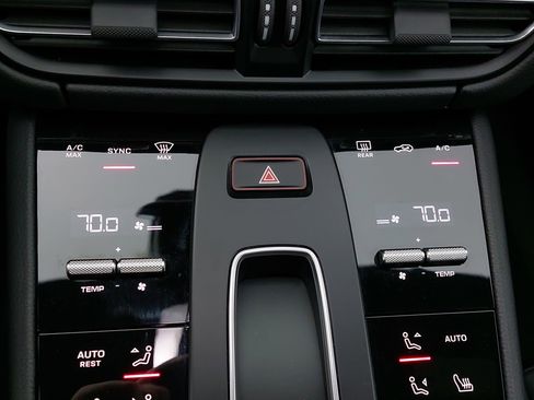 Certified 2025 Porsche Macan image 25