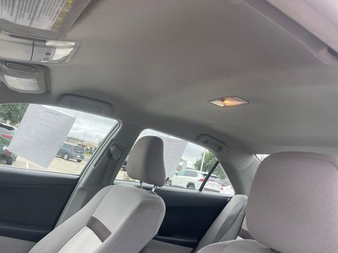 Used 2012 Toyota Camry LE FWD image 27