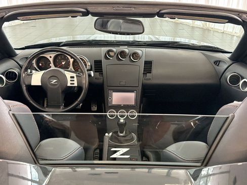 Used 2005 Nissan 350Z Grand Touring RWD image 23