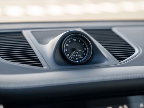 New 2026 Porsche Macan image 16