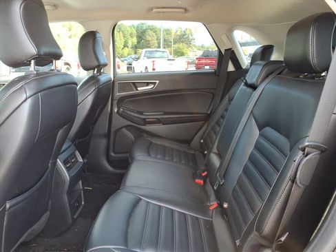 Used 2022 Ford Edge SEL image 17