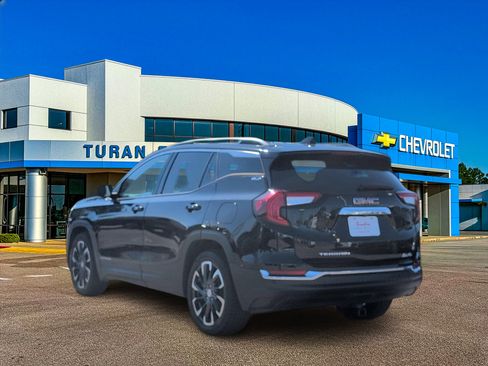 Used 2022 GMC Terrain SLT w/ Tech Package image 3