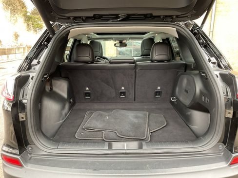 Used 2022 Jeep Cherokee Limited image 35