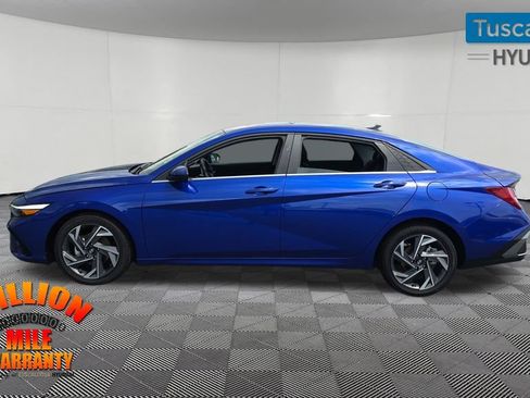 Used 2025 Hyundai Elantra SEL FWD image 4