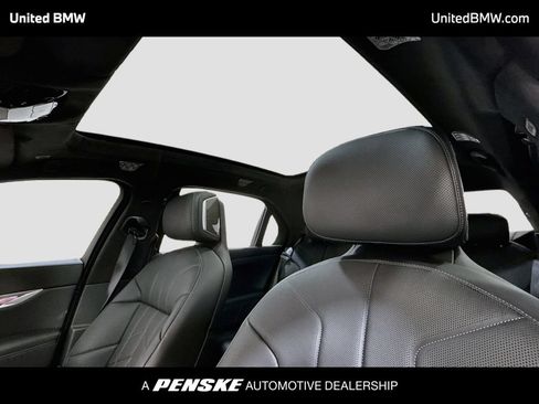 Used 2023 BMW i7 xDrive60 AWD/4WD image 12