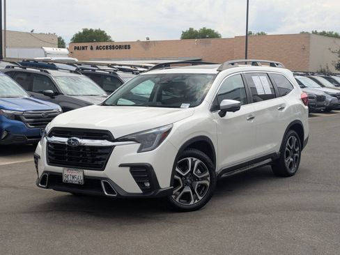 Used 2023 Subaru Ascent Touring AWD/4WD image 1