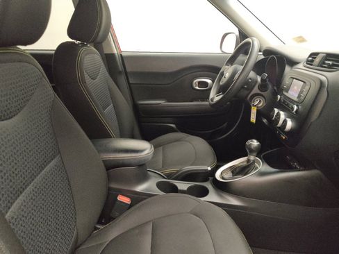 Used 2016 Kia Soul + image 21