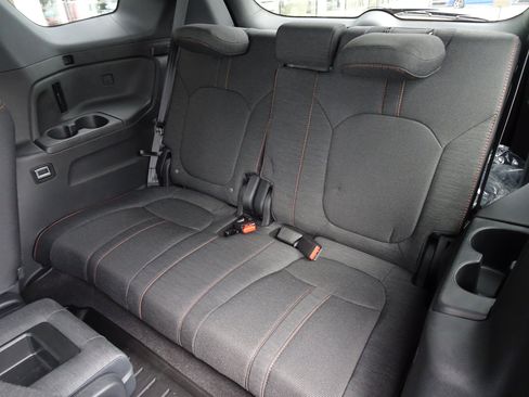Used 2026 Honda Pilot Sport image 16
