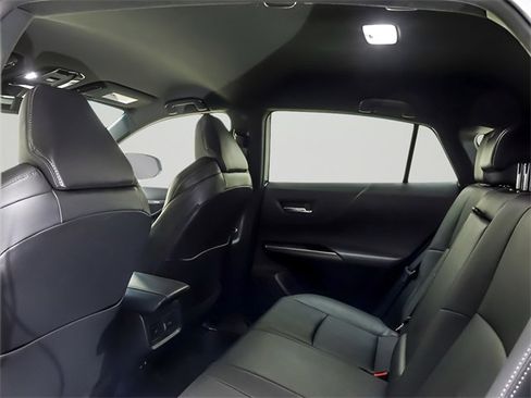 Certified 2022 Toyota Venza XLE image 11