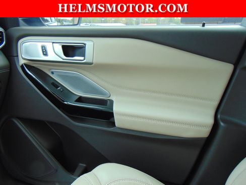 Used 2023 Ford Explorer Platinum w/ Technology Package image 31