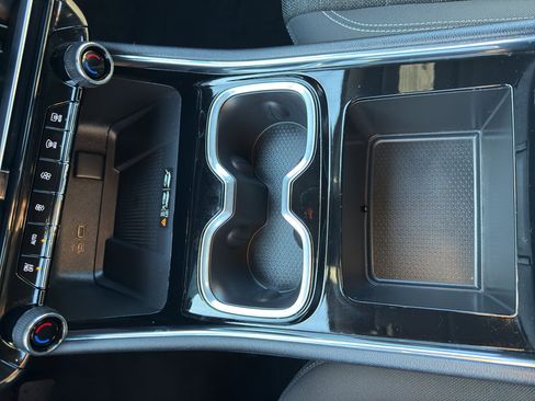 Certified 2025 Chevrolet Traverse LT image 22