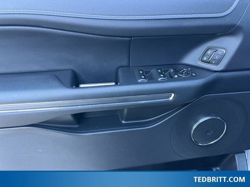 Used 2024 Ford Expedition XLT image 44