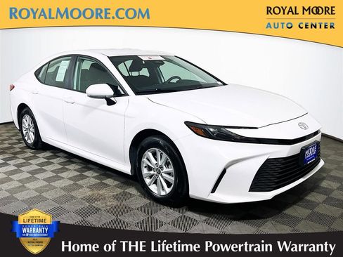 Certified 2025 Toyota Camry LE AWD/4WD image 1