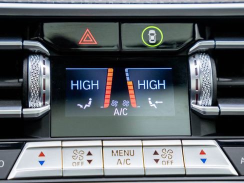 Used 2022 BMW X5 M50i w/ Premium Package image 26