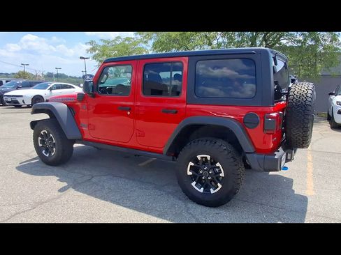 Used 2025 Jeep Wrangler Unlimited Rubicon 4xe w/ Convenience Group AWD/4WD image 6