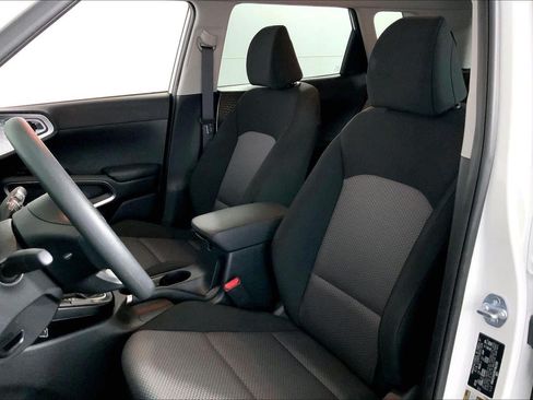 Certified 2025 Kia Soul LX w/ LX Technology Package FWD image 22