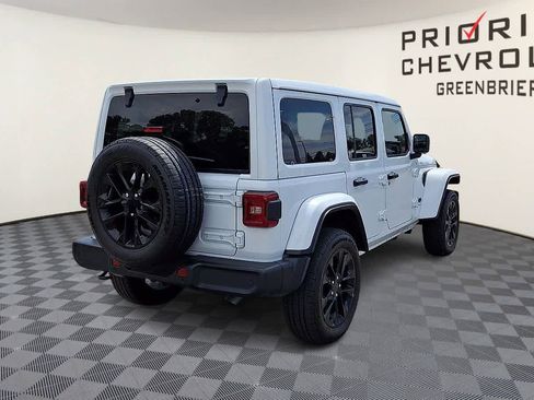 Used 2025 Jeep Wrangler Unlimited Sahara w/ Safety Group AWD/4WD image 8